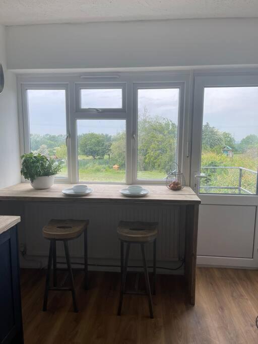 Stylish Apartment With Stunning Views Chislet Eksteriør billede
