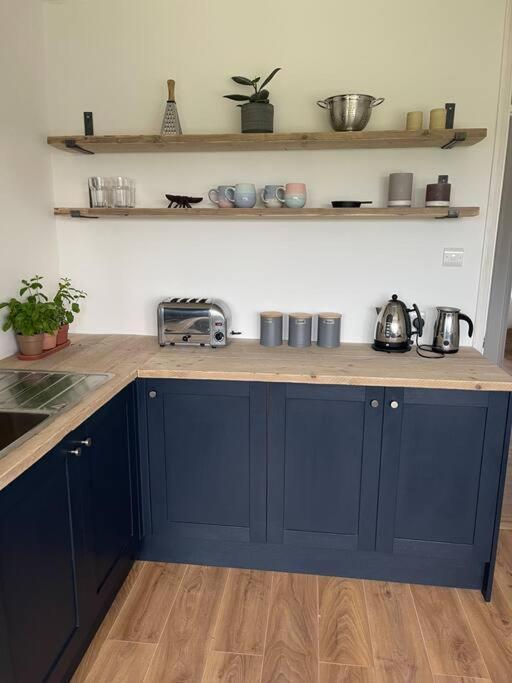 Stylish Apartment With Stunning Views Chislet Eksteriør billede